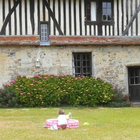 La Ferme Du Chateau Fauguernon Eksteriør bilde