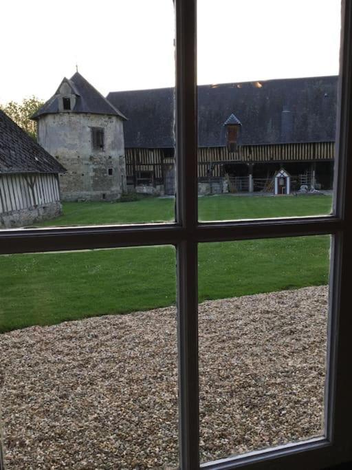 La Ferme Du Chateau Fauguernon Eksteriør bilde