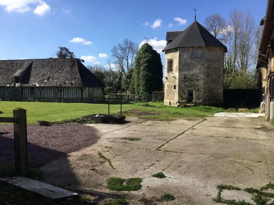 La Ferme Du Chateau Fauguernon Eksteriør bilde