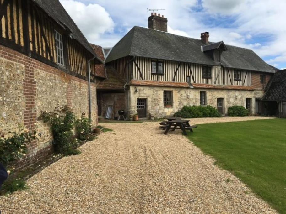 La Ferme Du Chateau Fauguernon Eksteriør bilde